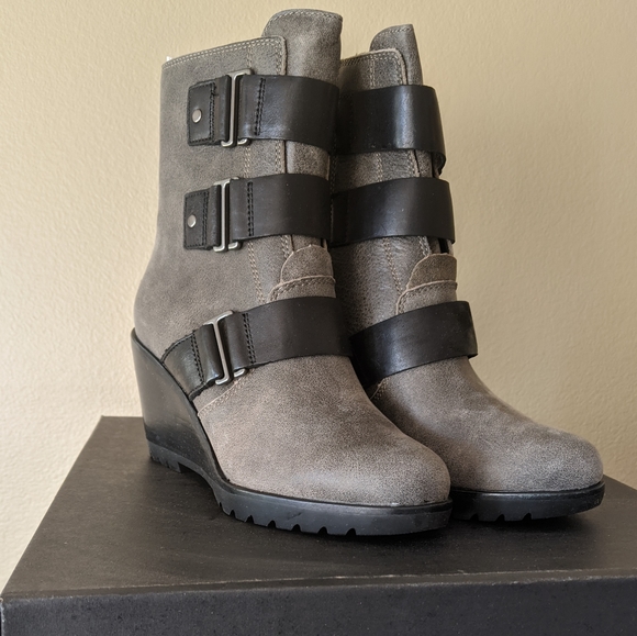 Sorel "After Hours" Winter Boot - Picture 2 of 9